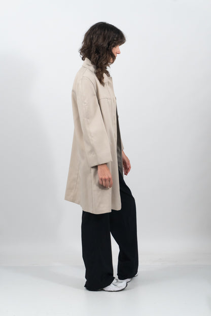 Eleganter Beiger Trenchcoat