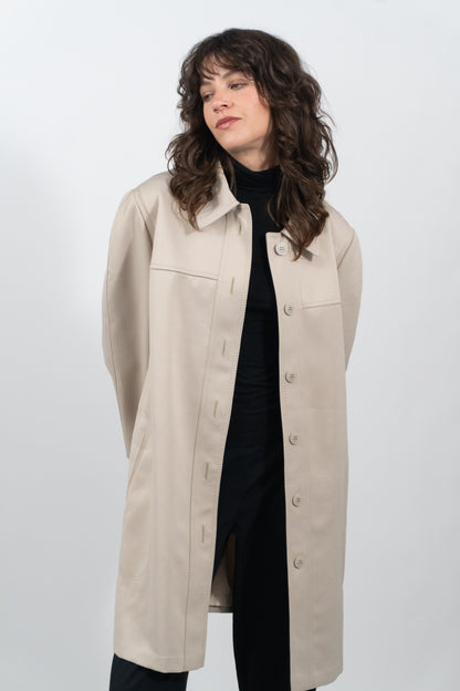 Eleganter Beiger Trenchcoat